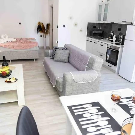 Holiday home Evestudioskos